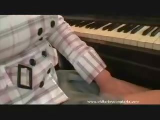 피아노 lessons